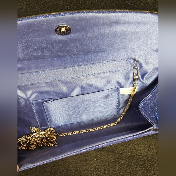 Glittery blue clutch / shoulder bag with silver accent in front & gold hardware - Picture 5 of 6